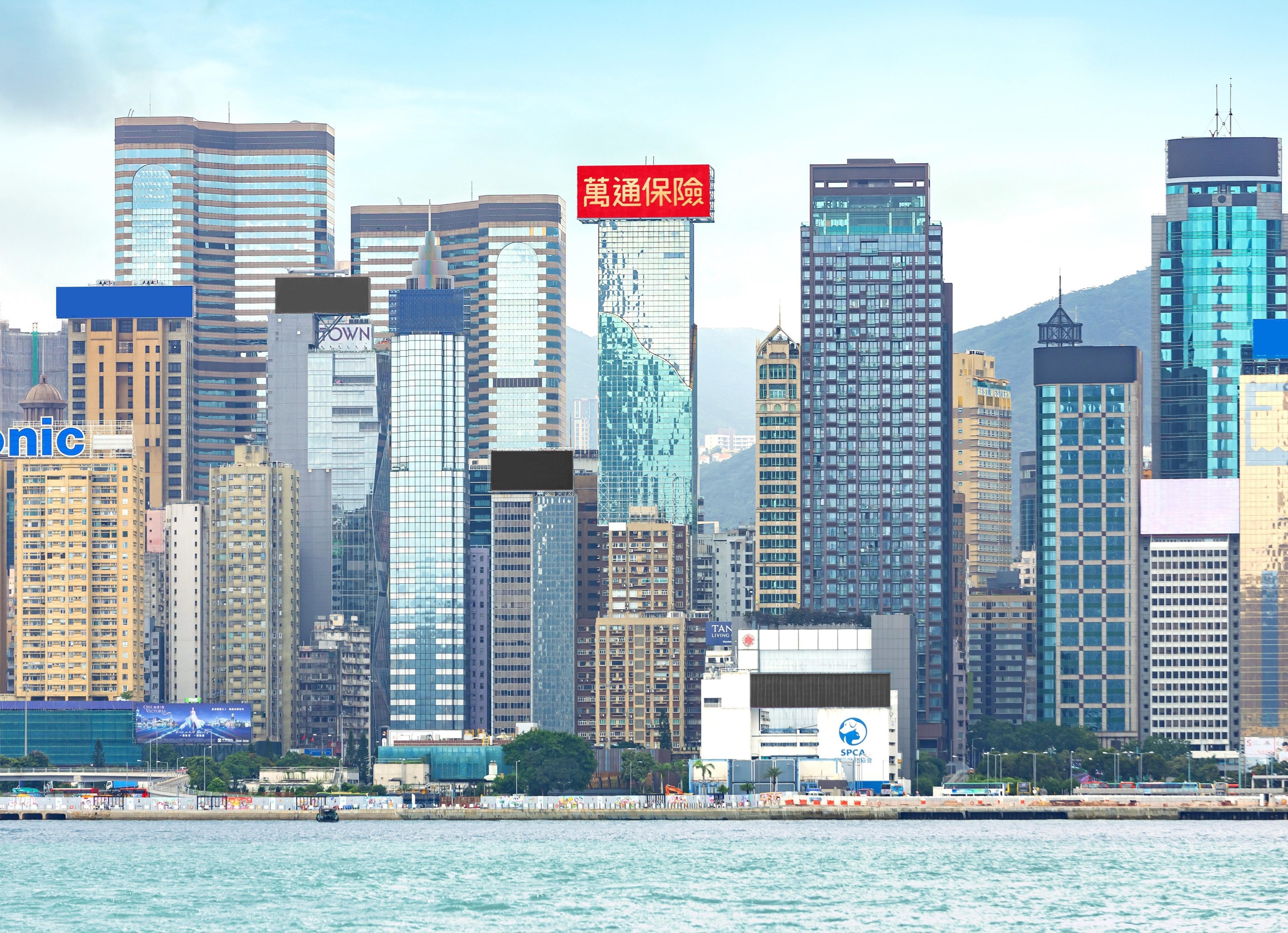 The YF Life mega LED rooftop sign has gone live to showcase the brand’s image.