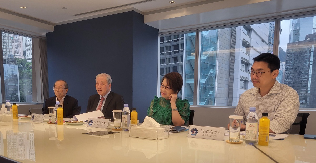 4位評判選出8位表現最優秀的參賽者成為本年度萬通保險小太空人。