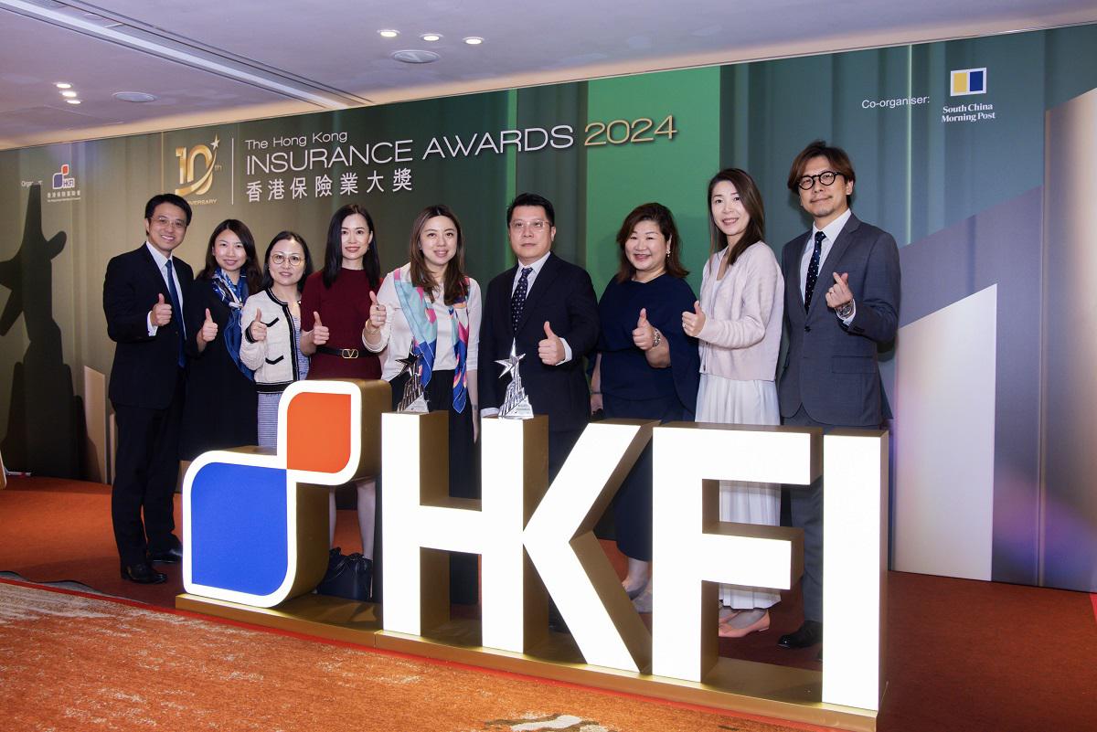 萬通保險各同事一同分享獲獎的喜悅。