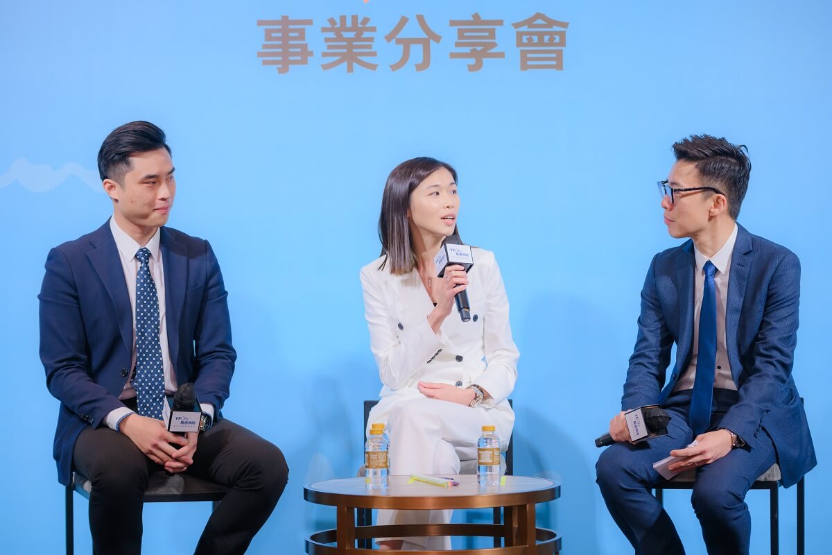 万通保险资深分区经理阮小欣小姐（中）于万通保险《财策＂马介休＂》 事业分享会上分享加入财策行业的无限可能。